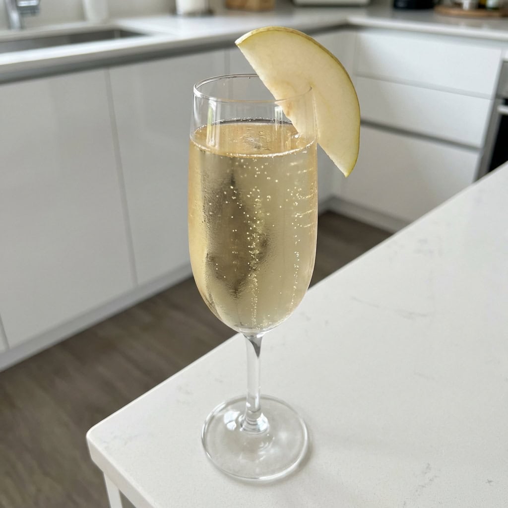 Vanilla Pear Fizz Cocktail Recipe