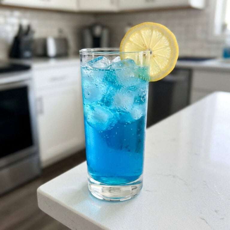 Blue Curaçao Fizz Cocktail Recipe